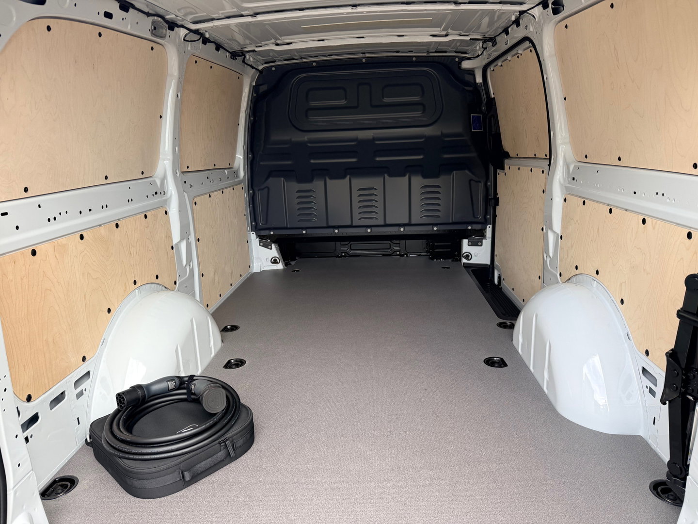 Mercedes-Benz eVito 112 66 kWh SoH 97,6 % AC + DC Snelladen L2 Lang - LM - Camera - 3 Zits - Betimmerd