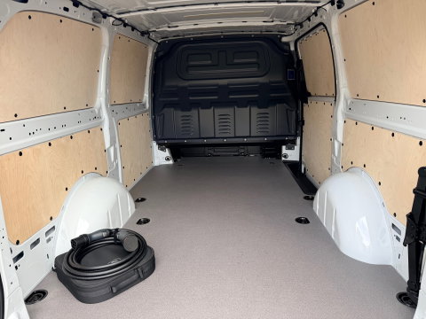 Mercedes-Benz eVito 112 66 kWh SoH 97,6 % AC + DC Snelladen L2 Lang - LM - Camera - 3 Zits - Betimmerd