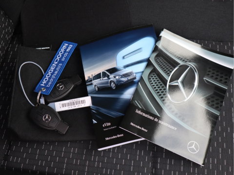 Mercedes-Benz eVito 112 66 kWh SoH 97,6 % AC + DC Snelladen L2 Lang - LM - Camera - 3 Zits - Betimmerd