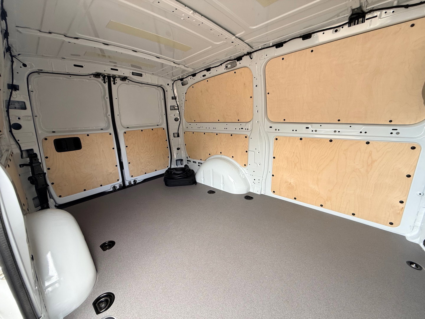 Mercedes-Benz eVito 112 66 kWh SoH 97,6 % AC + DC Snelladen L2 Lang - LM - Camera - 3 Zits - Betimmerd