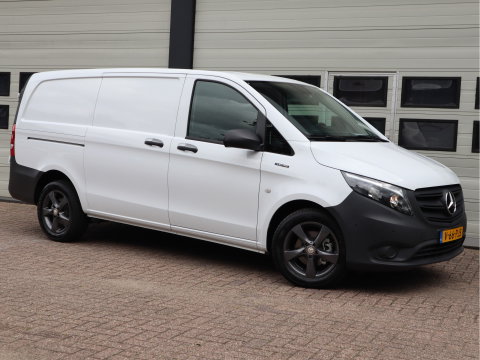 Mercedes-Benz eVito 112 66 kWh SoH 97,6 % AC + DC Snelladen L2 Lang - LM - Camera - 3 Zits - Betimmerd
