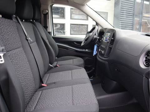 Mercedes-Benz eVito 112 66 kWh SoH 97,6 % AC + DC Snelladen L2 Lang - LM - Camera - 3 Zits - Betimmerd