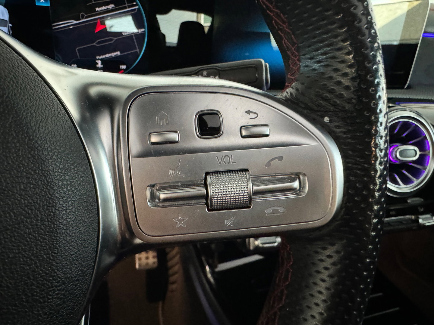 Mercedes-Benz CLA-Klasse 250 Premium Plus Pano|Burmeister|Sfeer|Camera|Lane