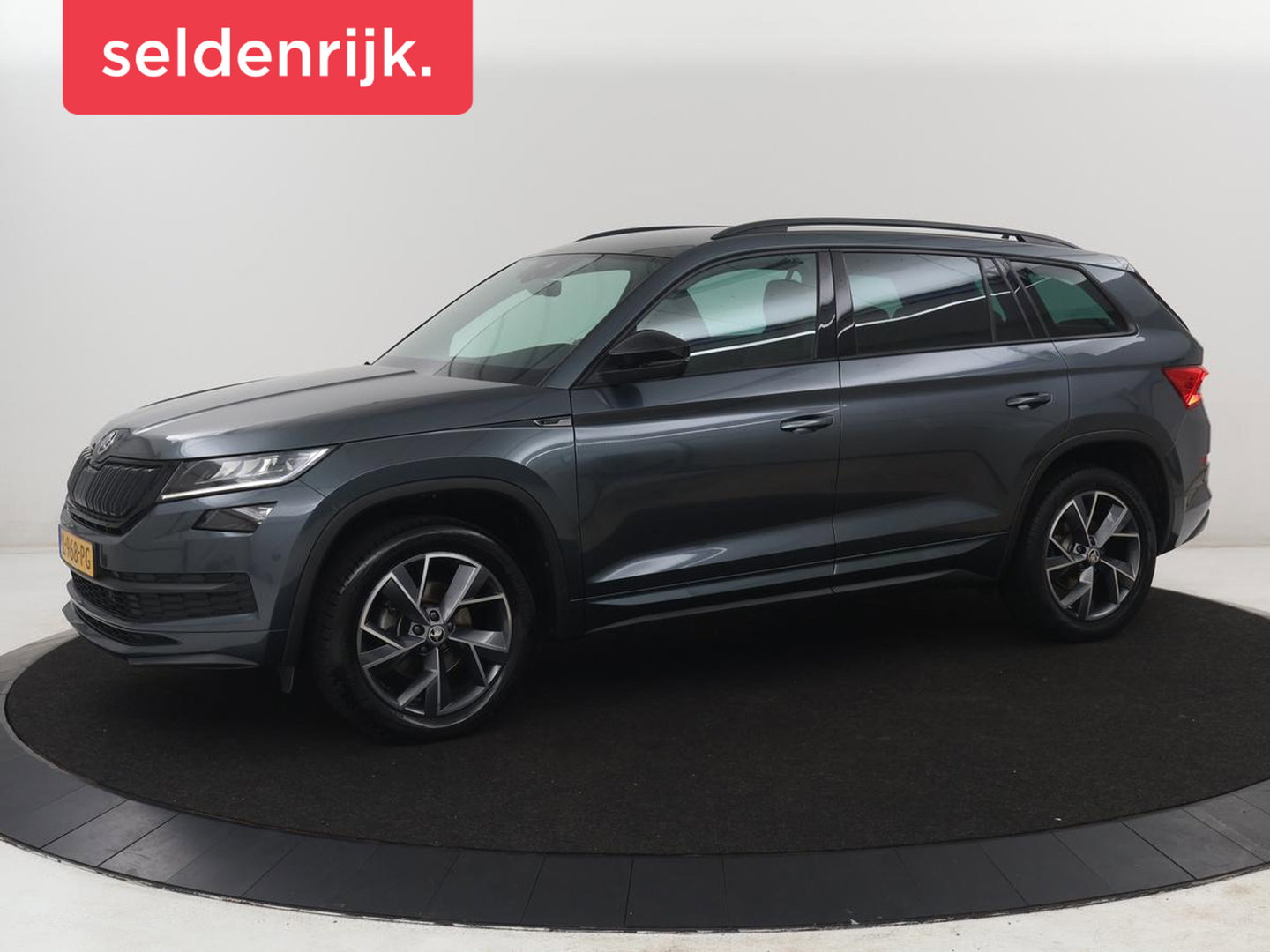 Škoda Kodiaq 1.5 TSI Sportline Business | Leder/alcantara | Memory | Cruise control | Stuur/stoel verwarming | Canton Sound | Carplay | Carplay | Camera | Park assist | Trekhaak | Elektrische achterklep