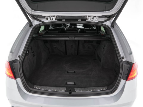 BMW 3 Serie Touring 330d xDrive M-Aerodynamica-Pack High-Executive Aut * LEATHER | NAVI-FULLMAP | XENON | HEATED-SPORTSEATS | SHIFT-PADDLES | PDC | PRIVACY-GLASS | KEYLESS | CAMERA | TOWBAR | 18''ALU*
