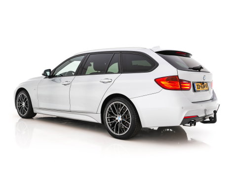 BMW 3 Serie Touring 330d xDrive M-Aerodynamica-Pack High-Executive Aut * LEATHER | NAVI-FULLMAP | XENON | HEATED-SPORTSEATS | SHIFT-PADDLES | PDC | PRIVACY-GLASS | KEYLESS | CAMERA | TOWBAR | 18''ALU*