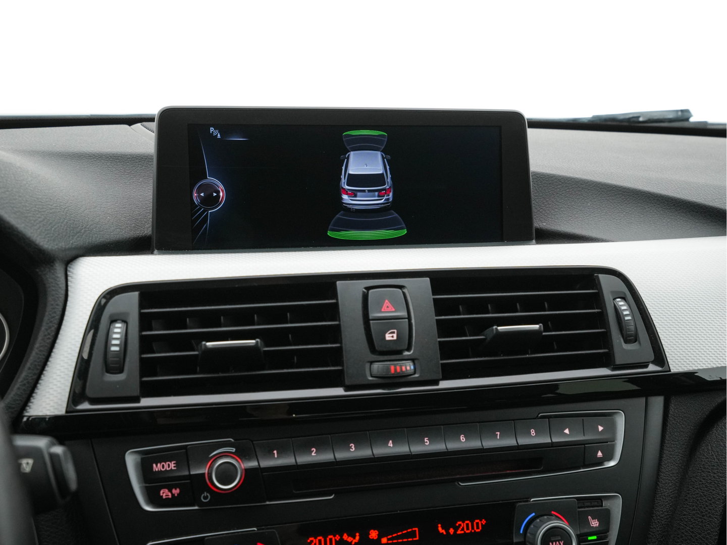 BMW 3 Serie Touring 330d xDrive M-Aerodynamica-Pack High-Executive Aut * LEATHER | NAVI-FULLMAP | XENON | HEATED-SPORTSEATS | SHIFT-PADDLES | PDC | PRIVACY-GLASS | KEYLESS | CAMERA | TOWBAR | 18''ALU*