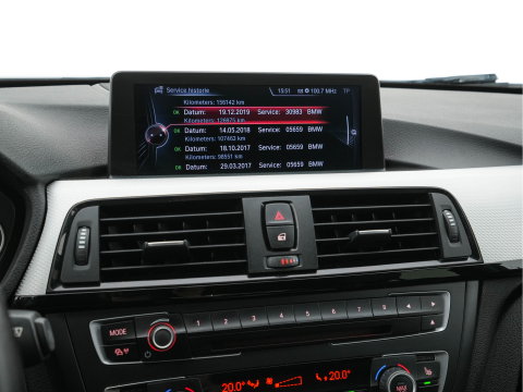 BMW 3 Serie Touring 330d xDrive M-Aerodynamica-Pack High-Executive Aut * LEATHER | NAVI-FULLMAP | XENON | HEATED-SPORTSEATS | SHIFT-PADDLES | PDC | PRIVACY-GLASS | KEYLESS | CAMERA | TOWBAR | 18''ALU*
