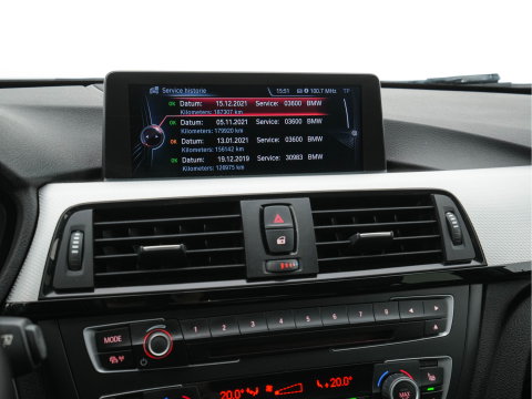 BMW 3 Serie Touring 330d xDrive M-Aerodynamica-Pack High-Executive Aut * LEATHER | NAVI-FULLMAP | XENON | HEATED-SPORTSEATS | SHIFT-PADDLES | PDC | PRIVACY-GLASS | KEYLESS | CAMERA | TOWBAR | 18''ALU*