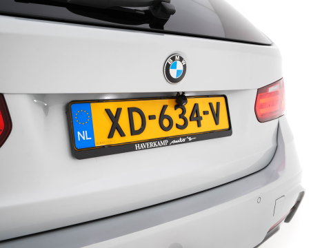 BMW 3 Serie Touring 330d xDrive M-Aerodynamica-Pack High-Executive Aut * LEATHER | NAVI-FULLMAP | XENON | HEATED-SPORTSEATS | SHIFT-PADDLES | PDC | PRIVACY-GLASS | KEYLESS | CAMERA | TOWBAR | 18''ALU*