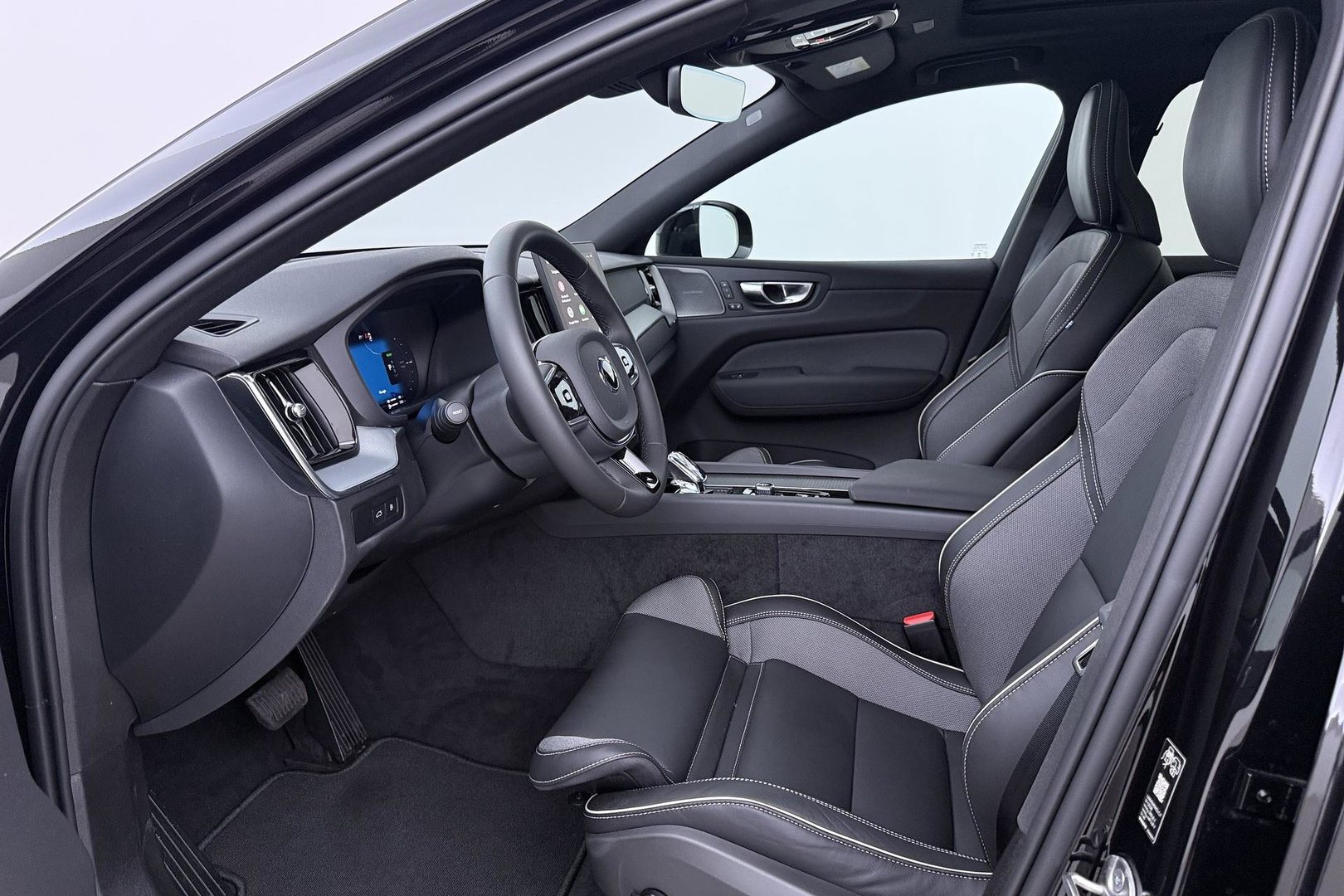 Volvo XC60 T6 Plus Black Edition | Harman/Kardon | Panoramadak | ACC | 360° Camera | Head-Up | Pilot Assist | Stoel+Stuurverwarming