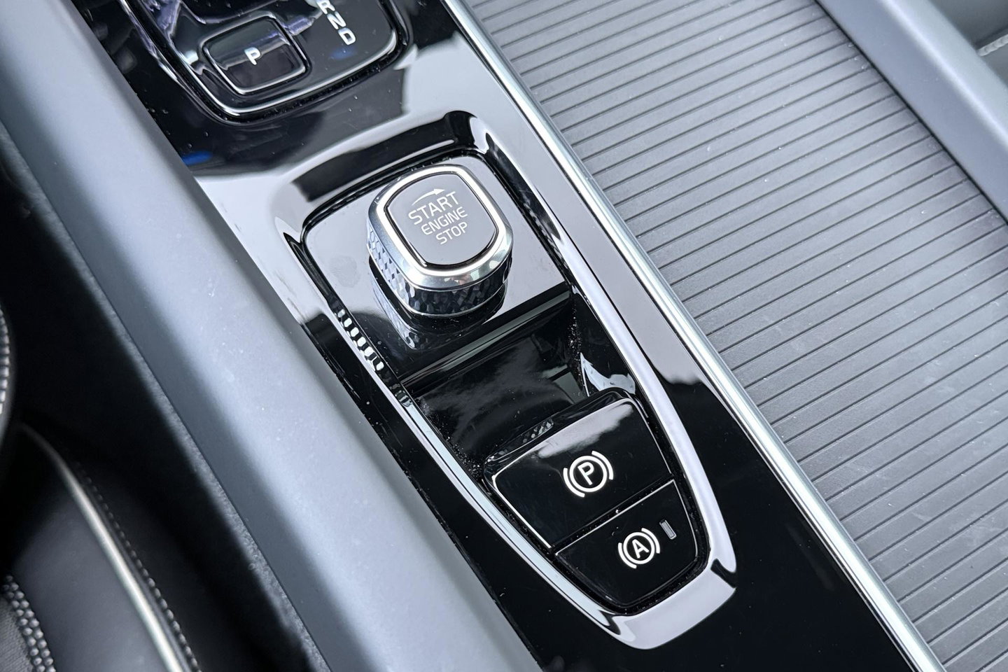 Volvo XC60 T6 Plus Black Edition | Harman/Kardon | Panoramadak | ACC | 360° Camera | Head-Up | Pilot Assist | Stoel+Stuurverwarming