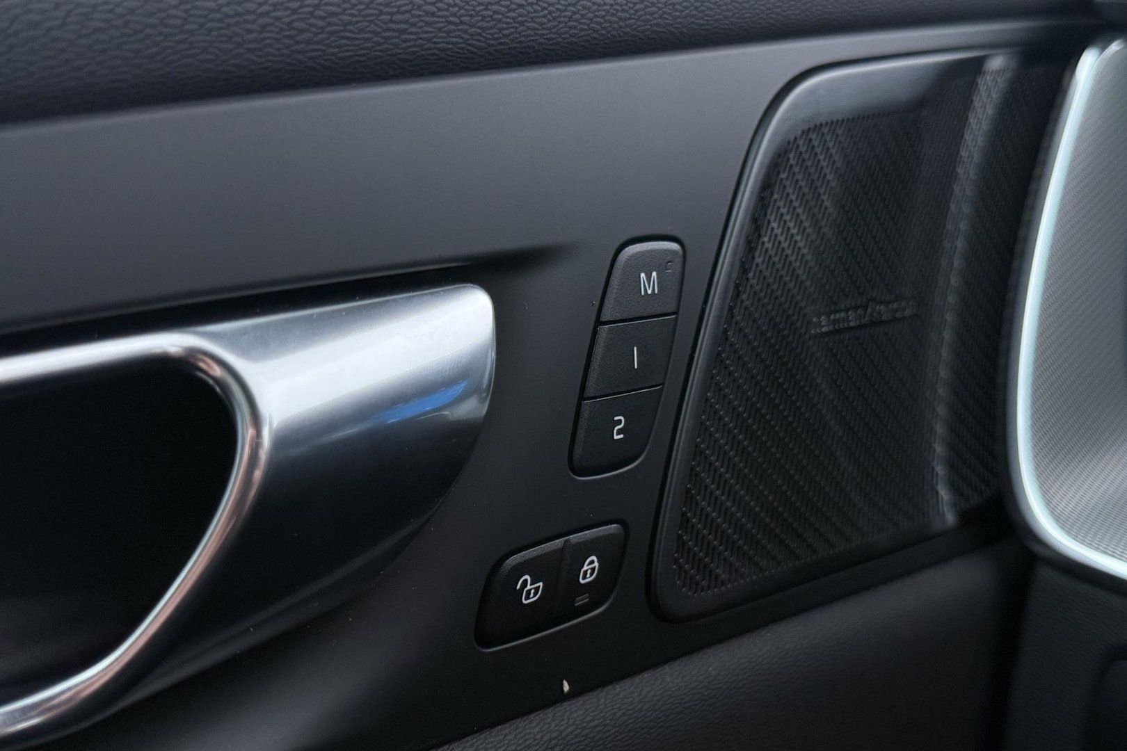 Volvo XC60 T6 Plus Black Edition | Harman/Kardon | Panoramadak | ACC | 360° Camera | Head-Up | Pilot Assist | Stoel+Stuurverwarming