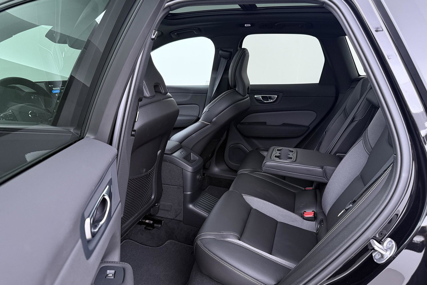 Volvo XC60 T6 Plus Black Edition | Harman/Kardon | Panoramadak | ACC | 360° Camera | Head-Up | Pilot Assist | Stoel+Stuurverwarming