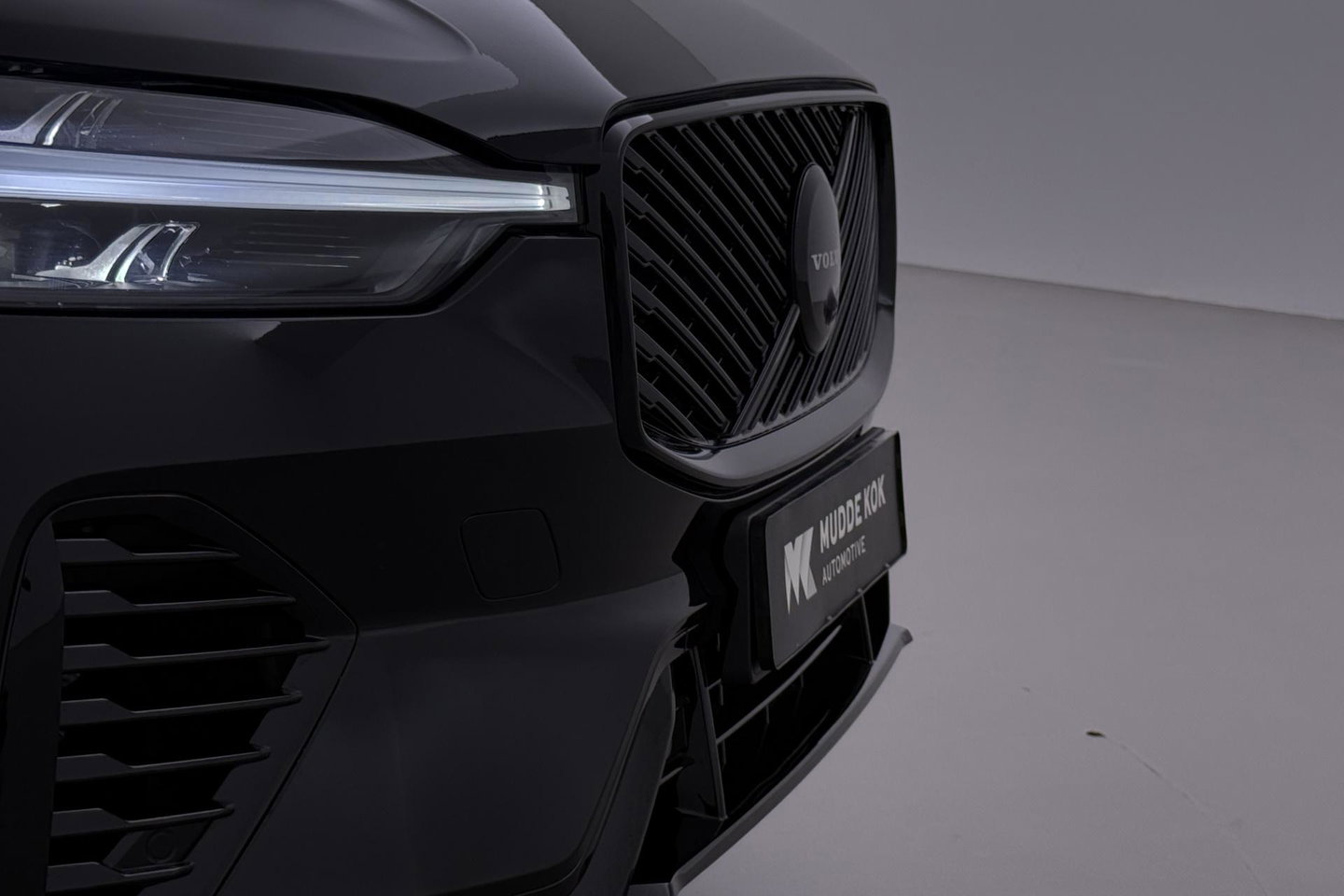 Volvo XC60 T6 Plus Black Edition | Harman/Kardon | Panoramadak | ACC | 360° Camera | Head-Up | Pilot Assist | Stoel+Stuurverwarming