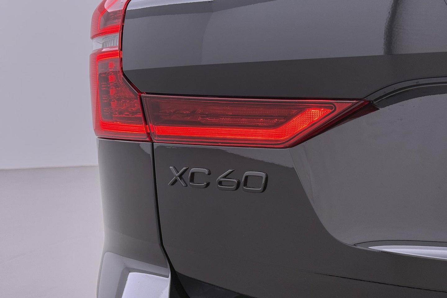 Volvo XC60 T6 Plus Black Edition | Harman/Kardon | Panoramadak | ACC | 360° Camera | Head-Up | Pilot Assist | Stoel+Stuurverwarming