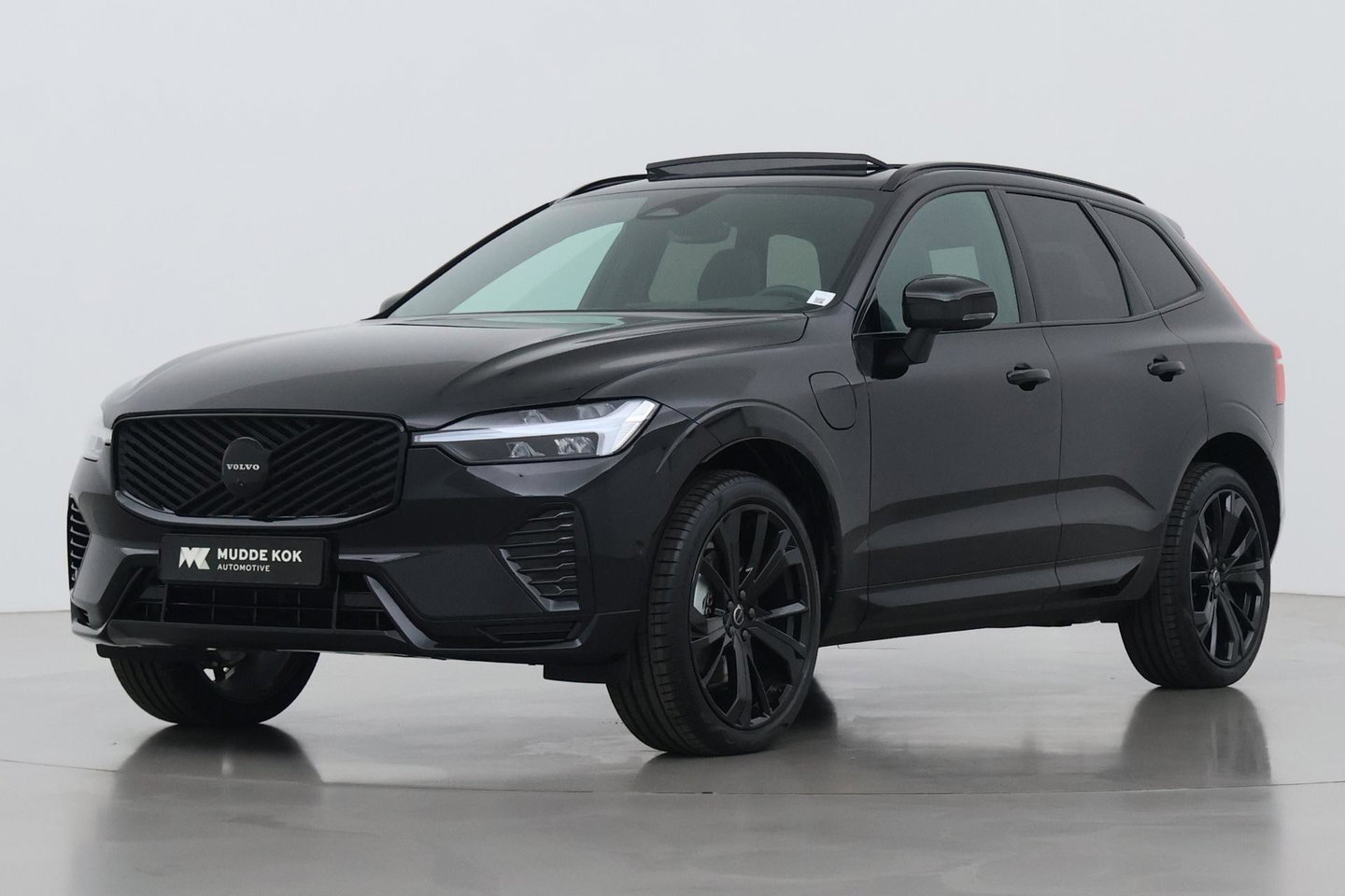 Volvo XC60 T6 Plus Black Edition | Harman/Kardon | Panoramadak | ACC | 360° Camera | Head-Up | Pilot Assist | Stoel+Stuurverwarming