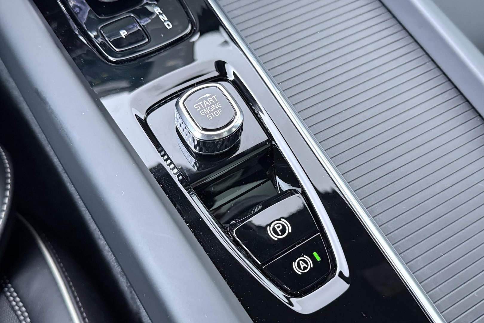 Volvo XC60 T6 Plus Black Edition | Harman/Kardon | Panoramadak | Head-Up | 360-camera