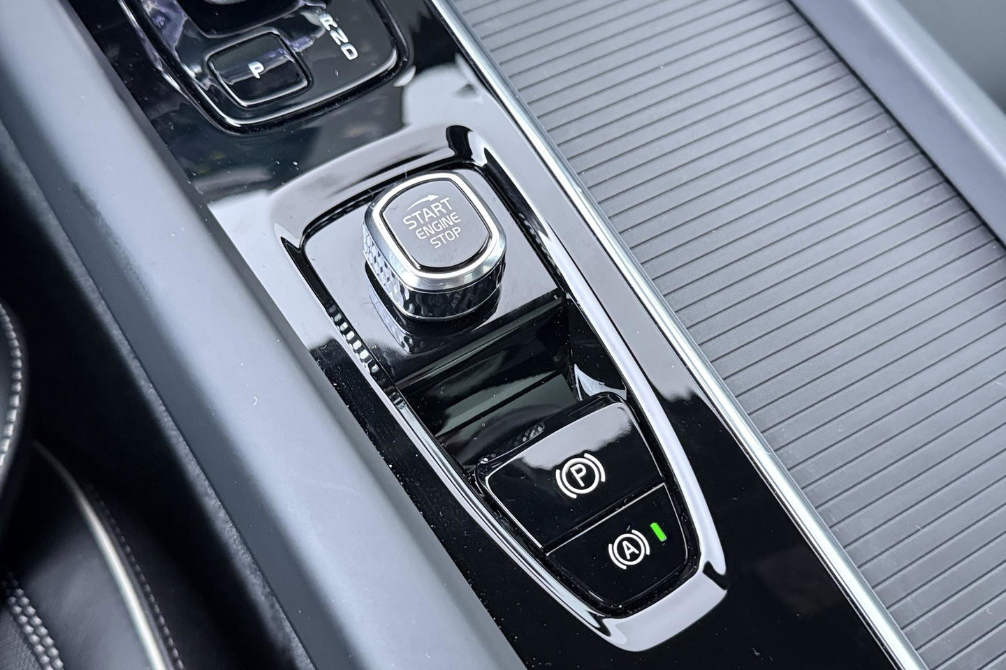 Volvo XC60 T6 Plus Black Edition | Harman/Kardon | Panoramadak | Head-Up | 360-camera