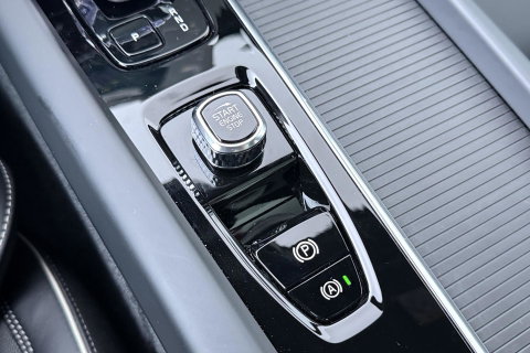 Volvo XC60 T6 Plus Black Edition | Harman/Kardon | Panoramadak | Head-Up | 360-camera