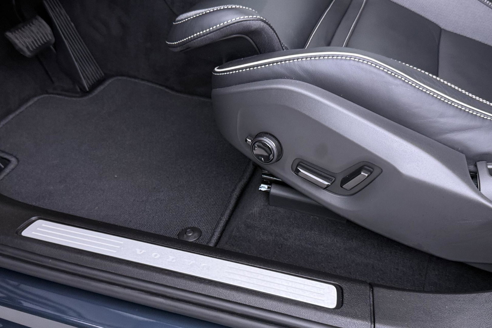 Volvo XC60 T6 Plus Black Edition | Harman/Kardon | Panoramadak | Head-Up | 360-camera