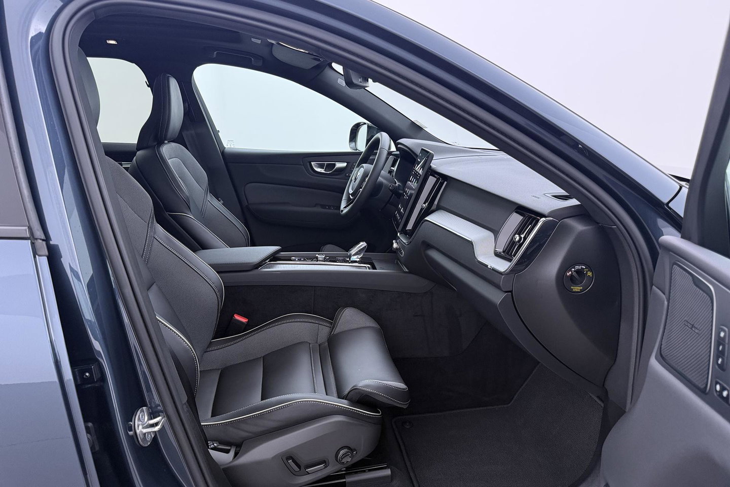 Volvo XC60 T6 Plus Black Edition | Harman/Kardon | Panoramadak | Head-Up | 360-camera