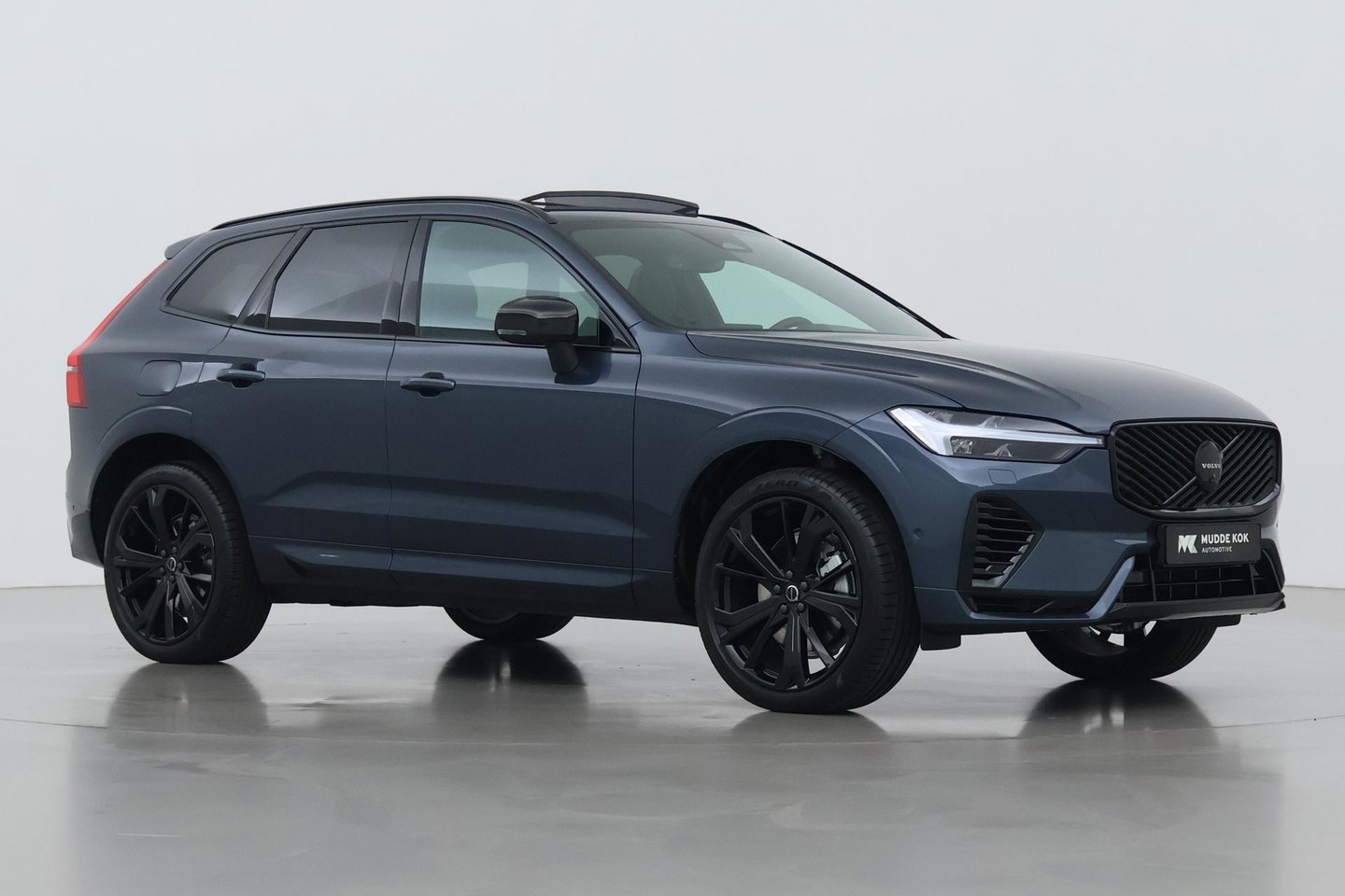 Volvo XC60 T6 Plus Black Edition | Harman/Kardon | Panoramadak | Head-Up | 360-camera