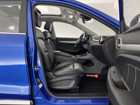 MG ZS EV Luxury 45 kWh (INCL-BTW) Aut. *PANO | LEATHER | CCS-FASTLOADER | KEYLESS | NAVI-FULLMAP | ADAPTIVE-CRUISE | CAMERA | HEATED-SPORTSEATS | CARPLAY | BLINDSPOT | DAB | LANE-ASSIST | 17''ALU*