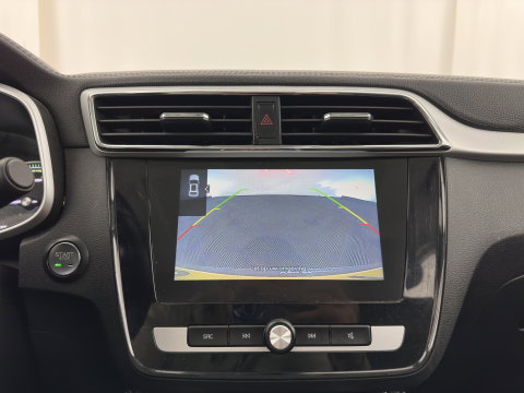 MG ZS EV Luxury 45 kWh (INCL-BTW) Aut. *PANO | LEATHER | CCS-FASTLOADER | KEYLESS | NAVI-FULLMAP | ADAPTIVE-CRUISE | CAMERA | HEATED-SPORTSEATS | CARPLAY | BLINDSPOT | DAB | LANE-ASSIST | 17''ALU*
