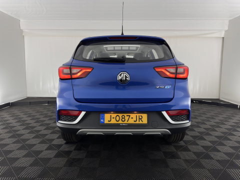 MG ZS EV Luxury 45 kWh (INCL-BTW) Aut. *PANO | LEATHER | CCS-FASTLOADER | KEYLESS | NAVI-FULLMAP | ADAPTIVE-CRUISE | CAMERA | HEATED-SPORTSEATS | CARPLAY | BLINDSPOT | DAB | LANE-ASSIST | 17''ALU*