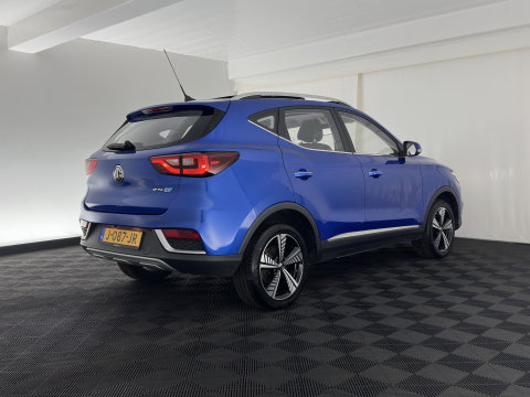 MG ZS EV Luxury 45 kWh (INCL-BTW) Aut. *PANO | LEATHER | CCS-FASTLOADER | KEYLESS | NAVI-FULLMAP | ADAPTIVE-CRUISE | CAMERA | HEATED-SPORTSEATS | CARPLAY | BLINDSPOT | DAB | LANE-ASSIST | 17''ALU*