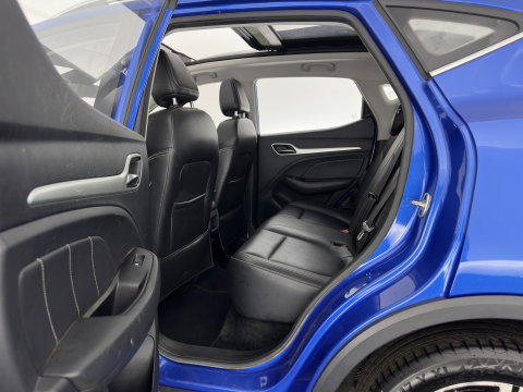 MG ZS EV Luxury 45 kWh (INCL-BTW) Aut. *PANO | LEATHER | CCS-FASTLOADER | KEYLESS | NAVI-FULLMAP | ADAPTIVE-CRUISE | CAMERA | HEATED-SPORTSEATS | CARPLAY | BLINDSPOT | DAB | LANE-ASSIST | 17''ALU*