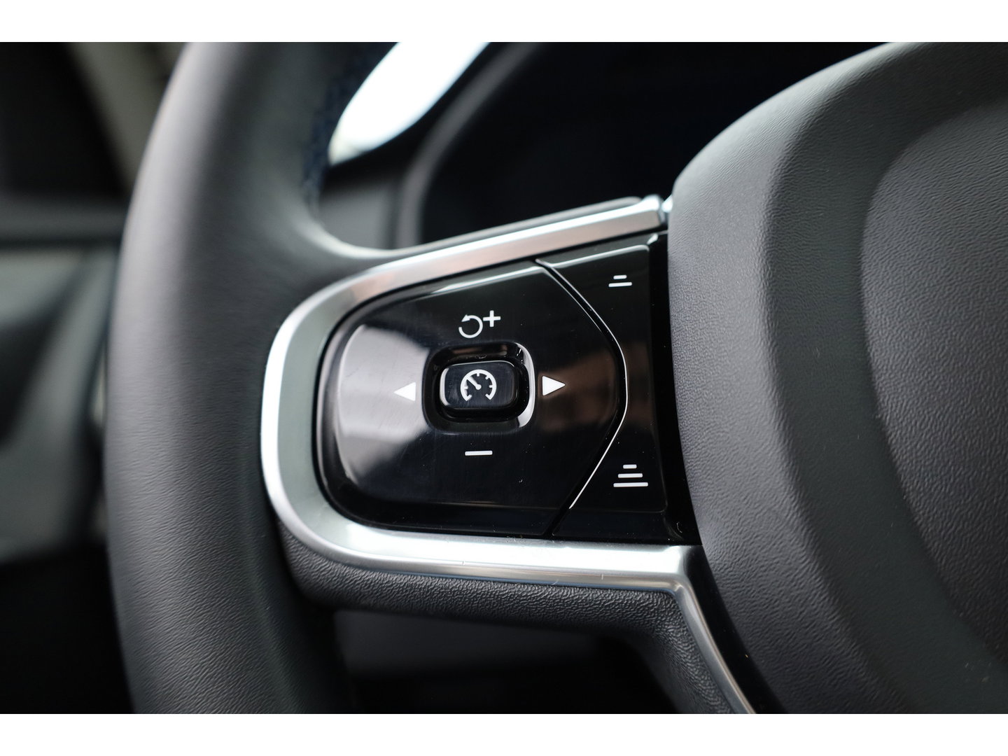 Volvo XC90 2.0 T8 Plug-in hybrid AWD Plus Bright | 360 camera | Leer | Stoel + stuur verw. | Harman & Kardon | Blis |