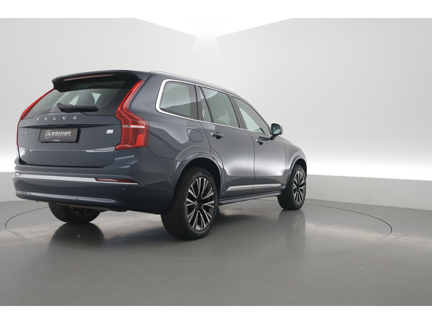 Volvo XC90 2.0 T8 Plug-in hybrid AWD Plus Bright | 360 camera | Leer | Stoel + stuur verw. | Harman & Kardon | Blis |