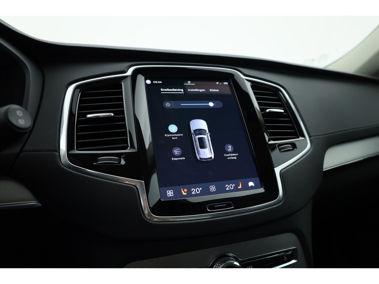 Volvo XC90 2.0 T8 Plug-in hybrid AWD Plus Bright | 360 camera | Leer | Stoel + stuur verw. | Harman & Kardon | Blis |