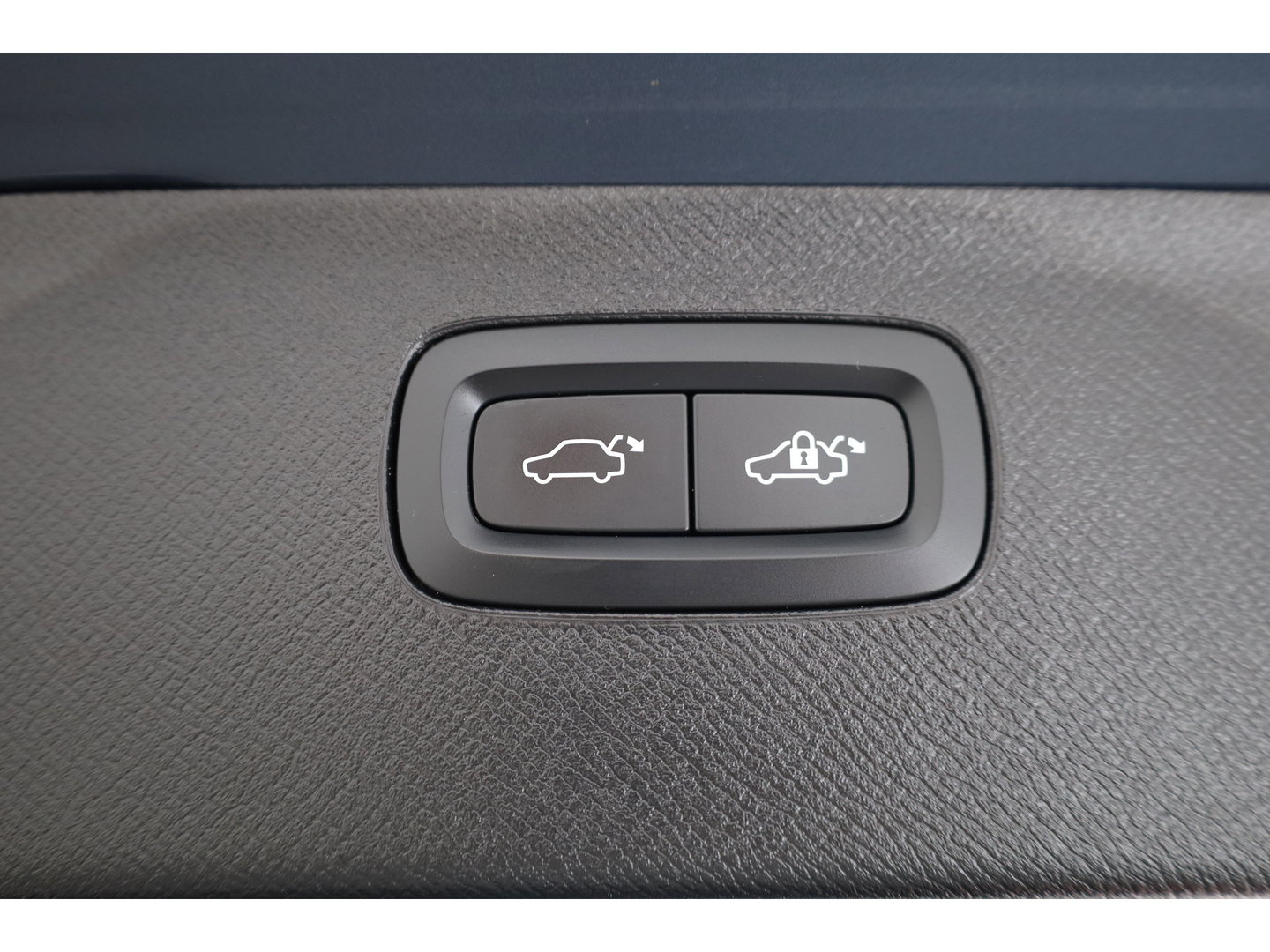 Volvo XC90 2.0 T8 Plug-in hybrid AWD Plus Bright | 360 camera | Leer | Stoel + stuur verw. | Harman & Kardon | Blis |