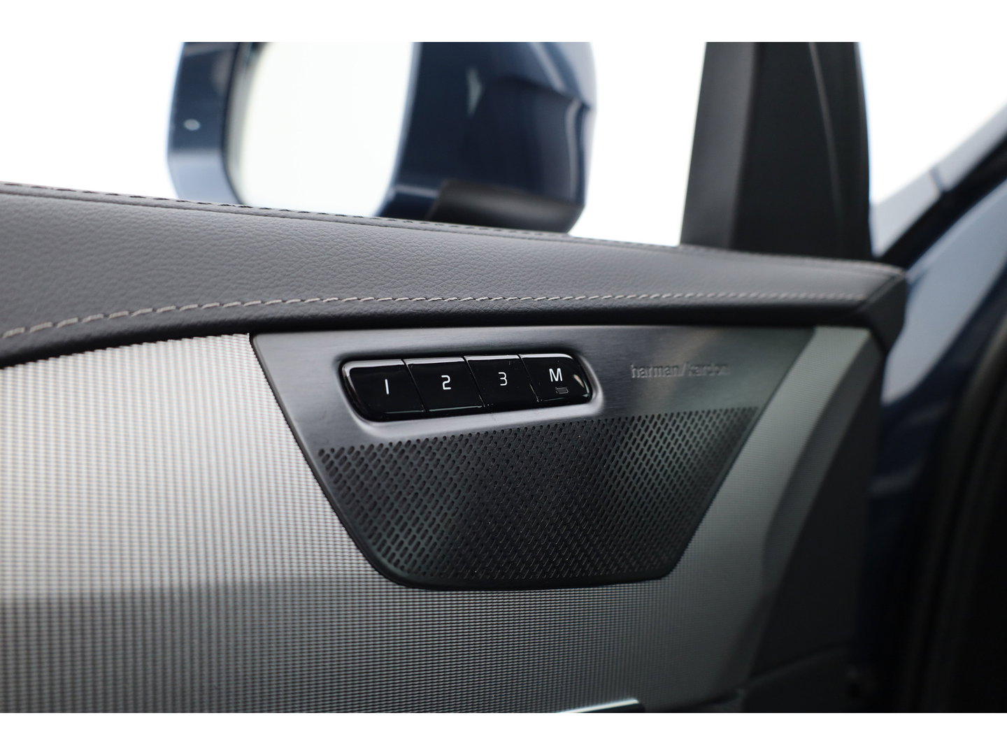 Volvo XC90 2.0 T8 Plug-in hybrid AWD Plus Bright | 360 camera | Leer | Stoel + stuur verw. | Harman & Kardon | Blis |