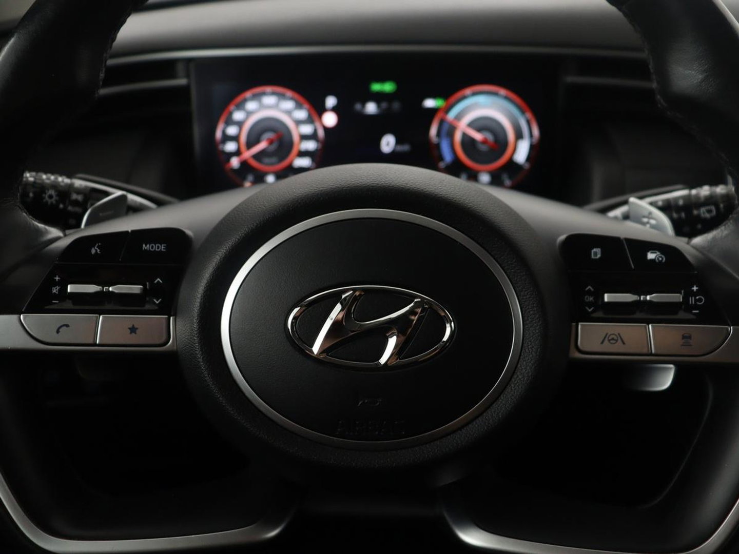 Hyundai Tucson 1.6 T-GDI HEV Comfort Smart | Trekhaak | Adaptive cruise | Stuur/stoel verwarming | Climate control | Carplay | Camera | Park assist | Full LED | KRELL Sound |