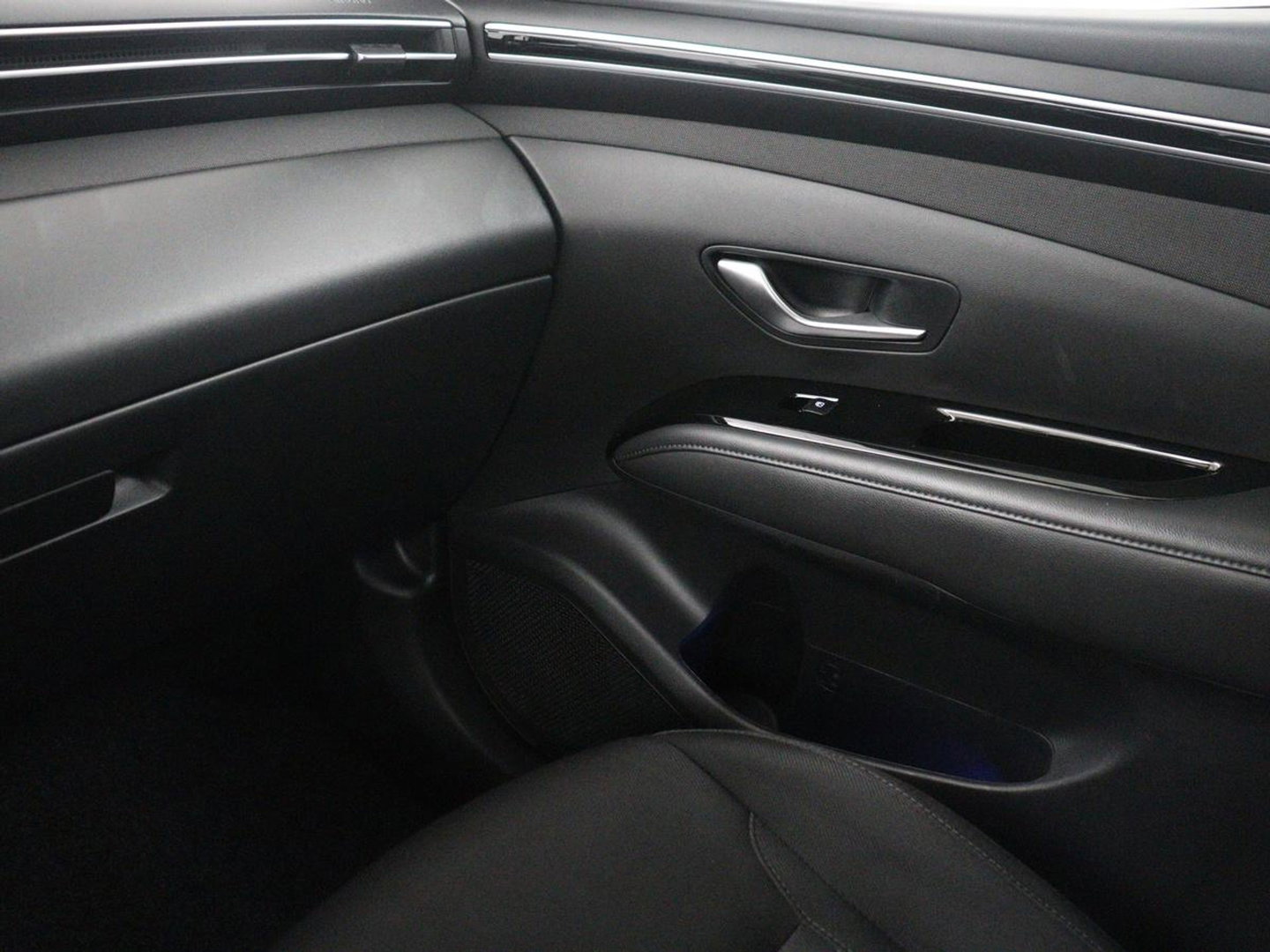 Hyundai Tucson 1.6 T-GDI HEV Comfort Smart | Trekhaak | Adaptive cruise | Stuur/stoel verwarming | Climate control | Carplay | Camera | Park assist | Full LED | KRELL Sound |