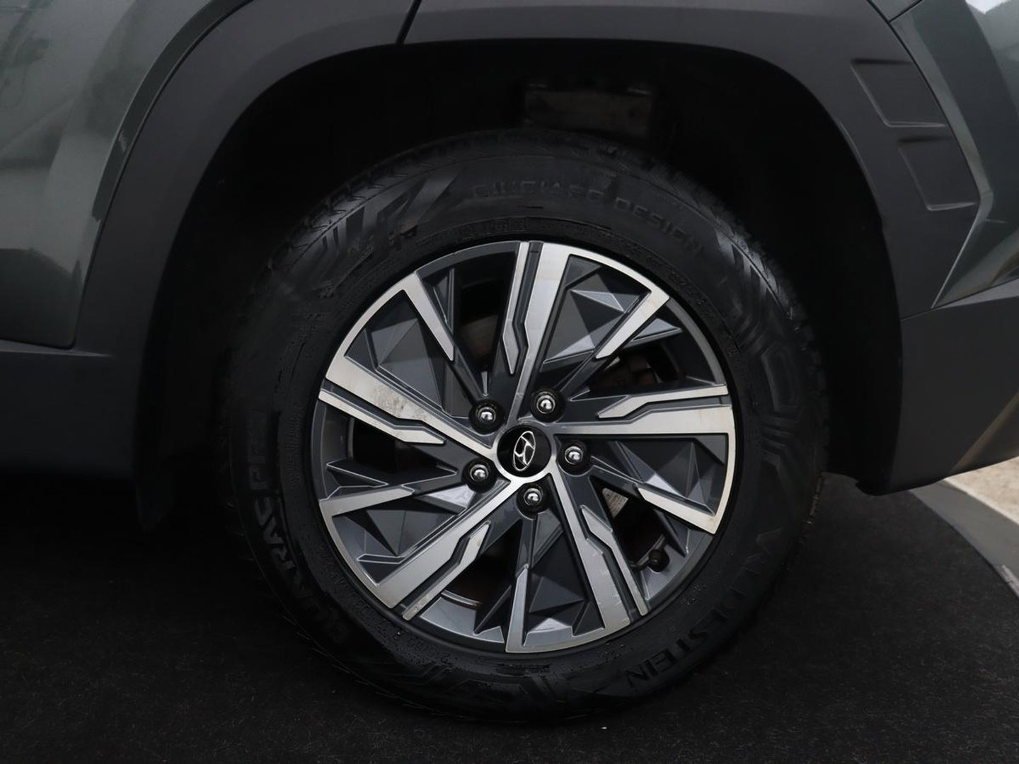 Hyundai Tucson 1.6 T-GDI HEV Comfort Smart | Trekhaak | Adaptive cruise | Stuur/stoel verwarming | Climate control | Carplay | Camera | Park assist | Full LED | KRELL Sound |
