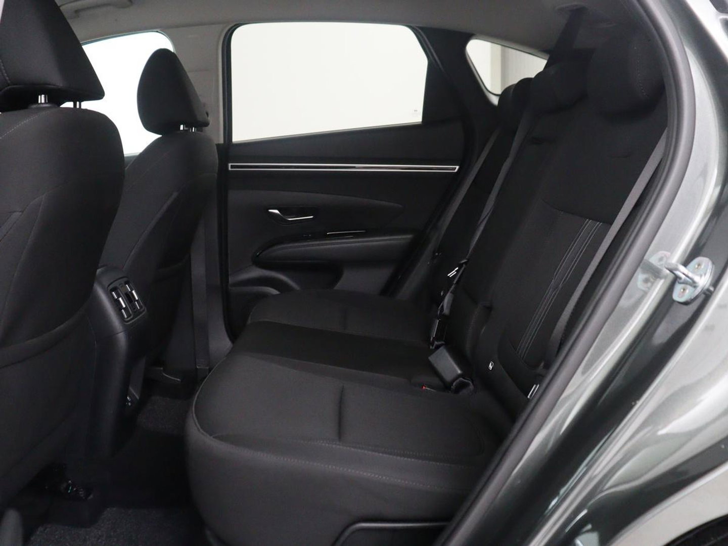 Hyundai Tucson 1.6 T-GDI HEV Comfort Smart | Trekhaak | Adaptive cruise | Stuur/stoel verwarming | Climate control | Carplay | Camera | Park assist | Full LED | KRELL Sound |