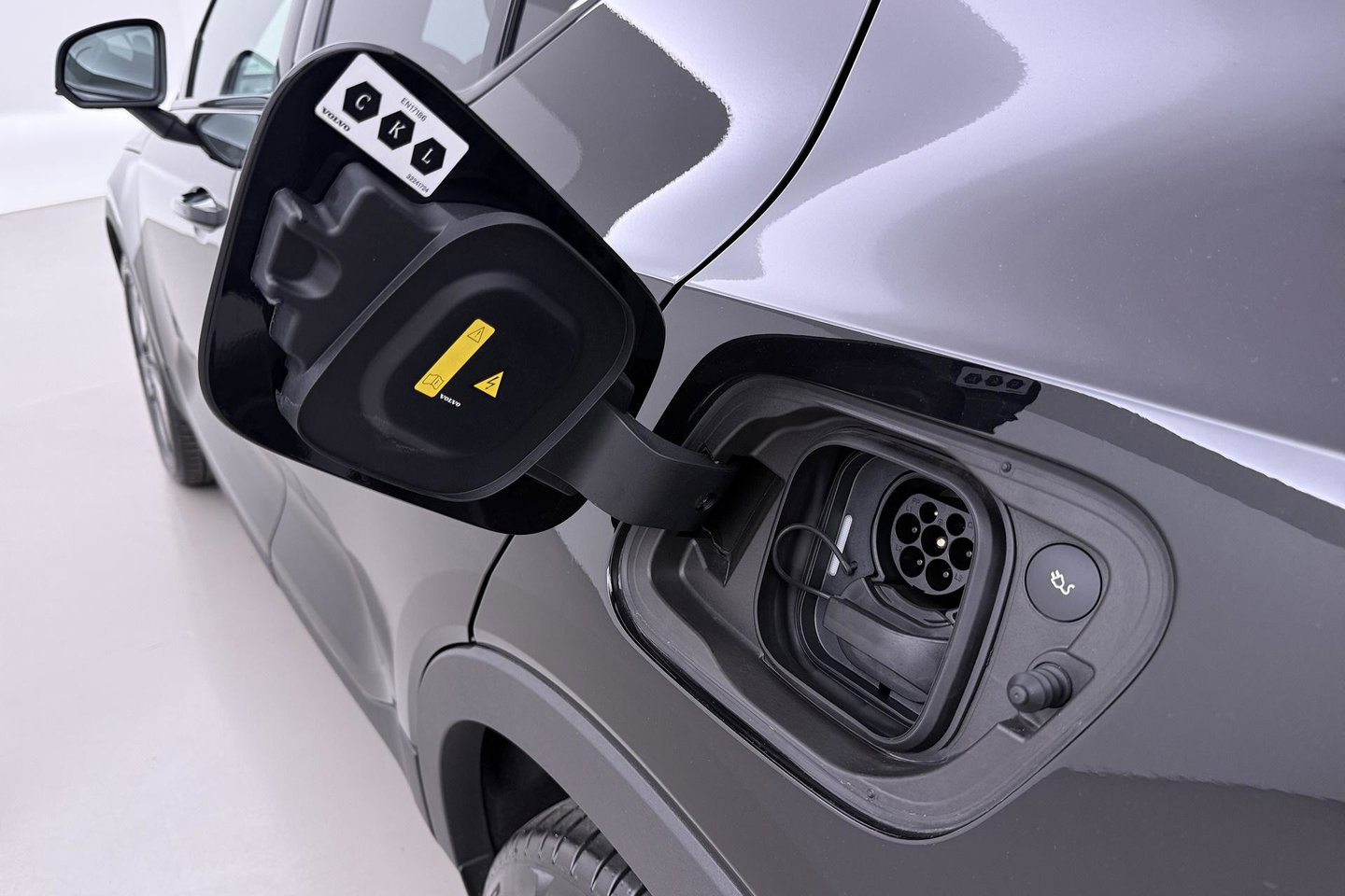 Volvo EX40 Single Motor Extended Range Plus | 82 kWh | Harman/Kardon | 360° Camera | BLIS | Stoel+Stuurverwarming | ACC