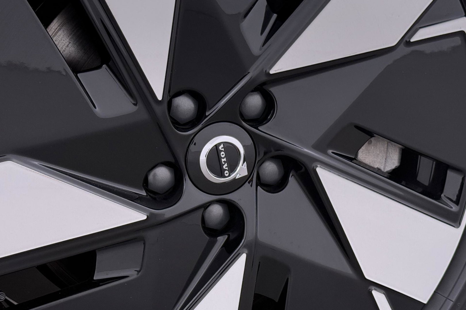 Volvo EX40 Single Motor Extended Range Plus | 82 kWh | Harman/Kardon | 360° Camera | BLIS | Stoel+Stuurverwarming | ACC