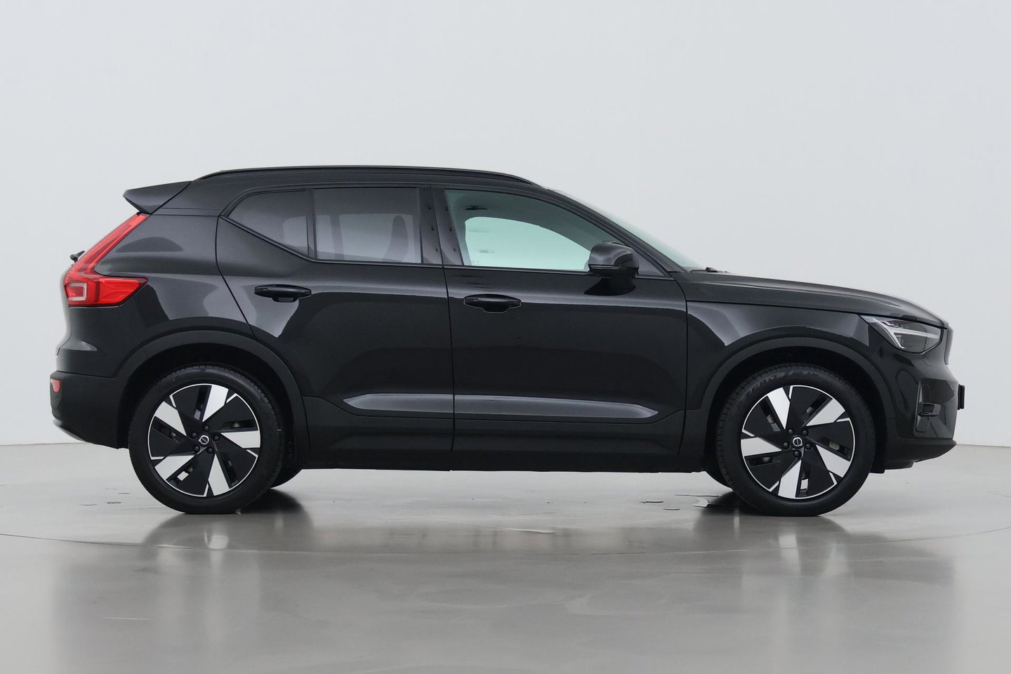 Volvo EX40 Single Motor Extended Range Plus | 82 kWh | Harman/Kardon | 360° Camera | BLIS | Stoel+Stuurverwarming | ACC
