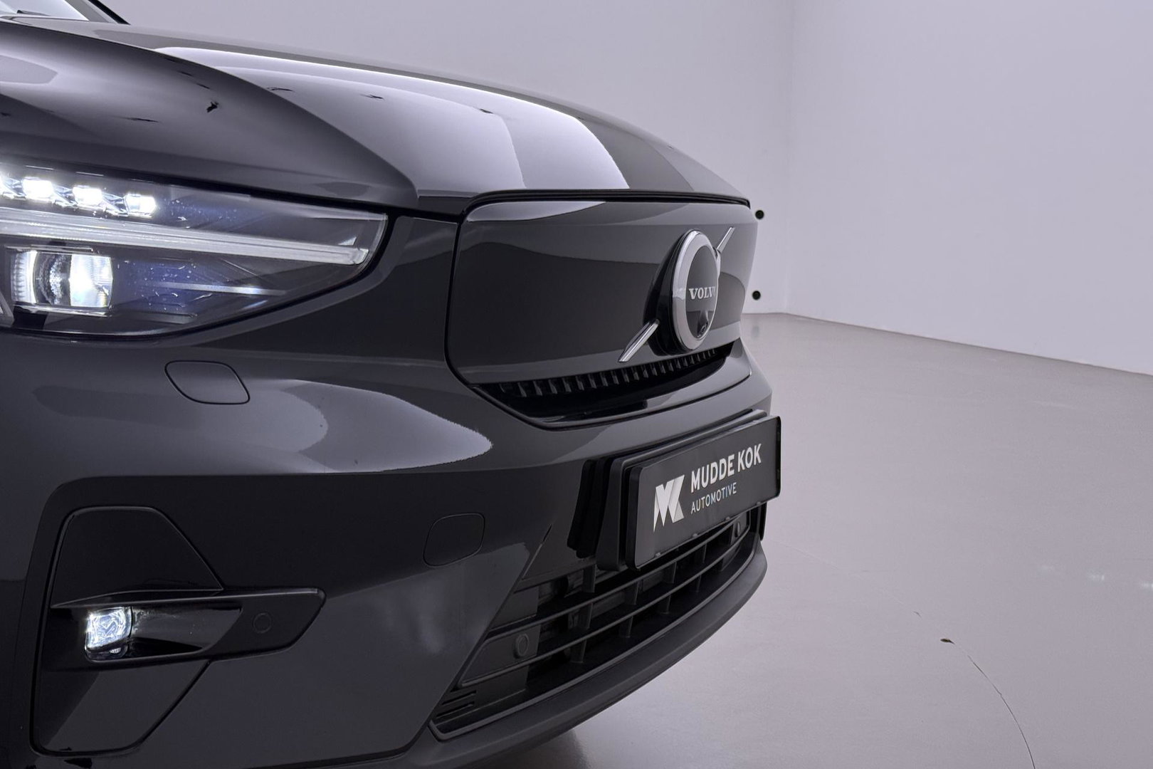 Volvo EX40 Single Motor Extended Range Plus | 82 kWh | Harman/Kardon | 360° Camera | BLIS | Stoel+Stuurverwarming | ACC