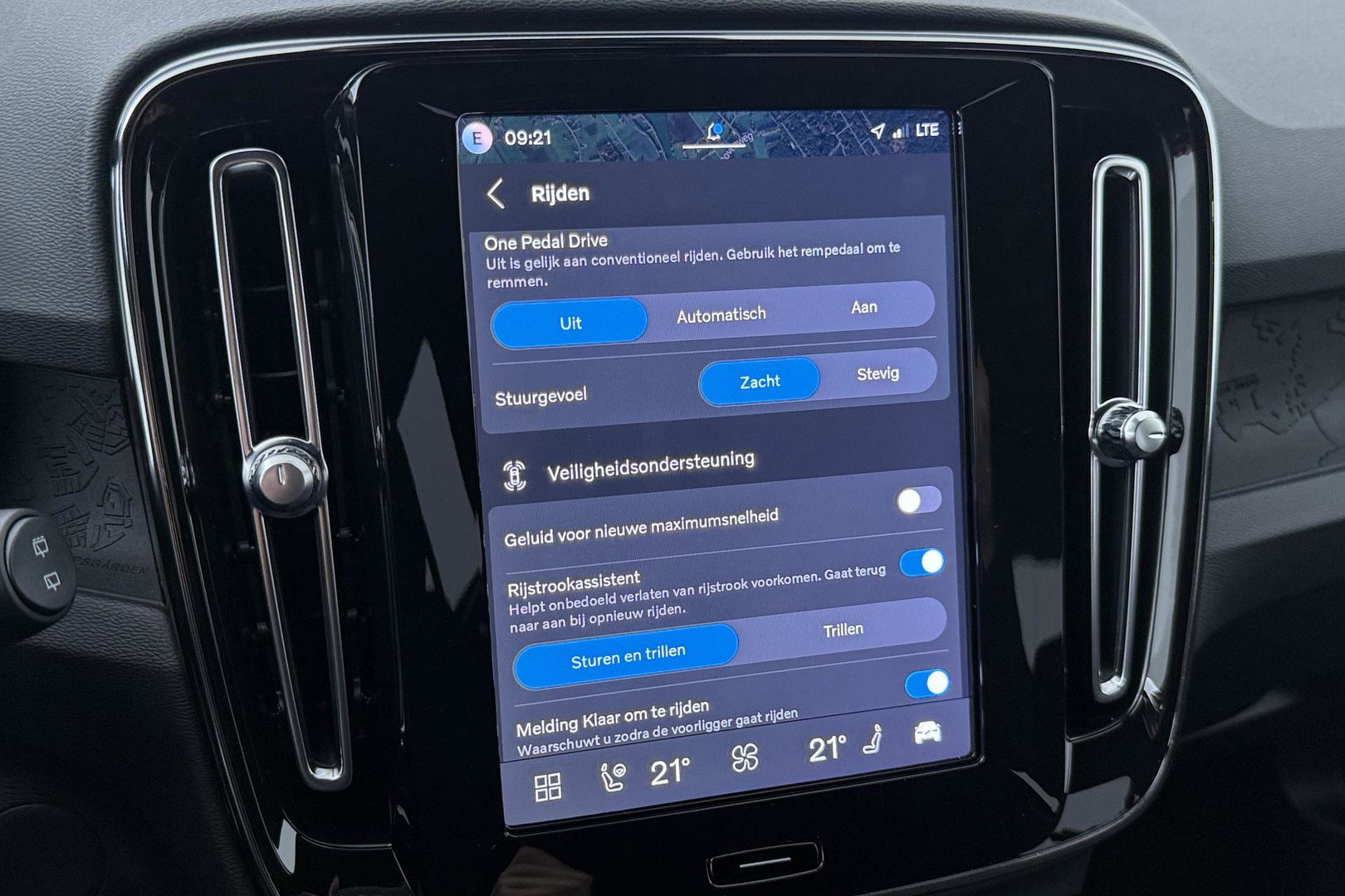 Volvo EX40 Single Motor Extended Range Plus | 82 kWh | Harman/Kardon | 360° Camera | BLIS | Stoel+Stuurverwarming | ACC