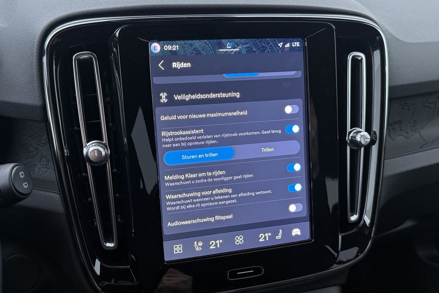 Volvo EX40 Single Motor Extended Range Plus | 82 kWh | Harman/Kardon | 360° Camera | BLIS | Stoel+Stuurverwarming | ACC