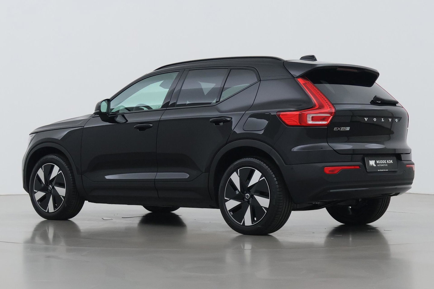Volvo EX40 Single Motor Extended Range Plus | 82 kWh | Harman/Kardon | 360° Camera | BLIS | Stoel+Stuurverwarming | ACC