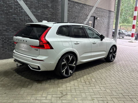 Volvo XC60 T6 Ultra Black Edition | 22 Inch | Luchtvering | Bowers & Wilkins | 360° Camera | Stoelventilatie