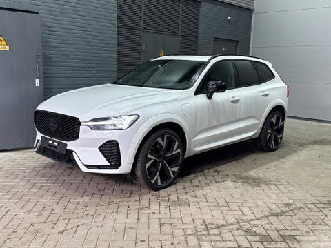 Volvo XC60 T6 Ultra Black Edition | 22 Inch | Luchtvering | Bowers & Wilkins | 360° Camera | Stoelventilatie